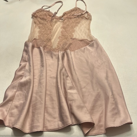 Flora Nikrooz Showstopper Appliqué Chemise - Picture 3 of 3